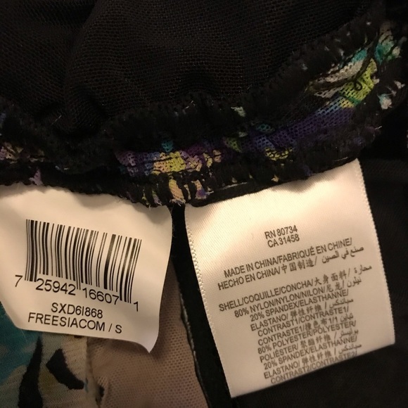 BCBGMAXAZRIA Mult coloured Dress - Picture 6 of 6